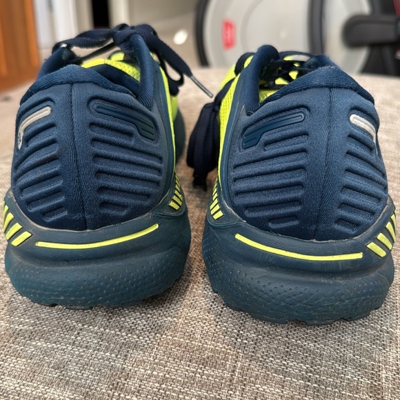 NIB! Brooks Men’s Adrenaline GTS 22 Neon Yellow Running Shoe Sneakers- S… - Picture 3 of 10